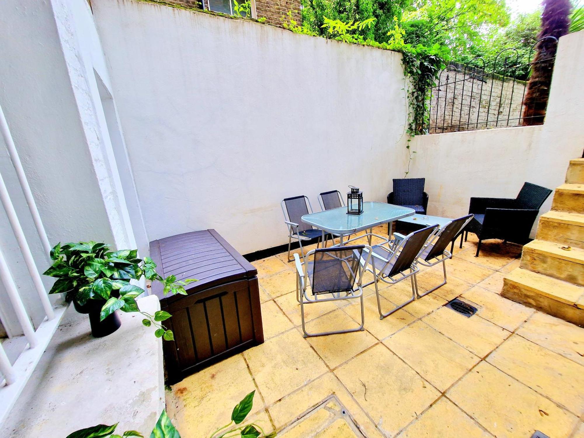 Spacious & Cosy 2 Bedroom Home Plus 2 Sofa-Beds With Private Entrance And Back Patio, 3 Min Walk To Earl'S Court Station London Eksteriør bilde