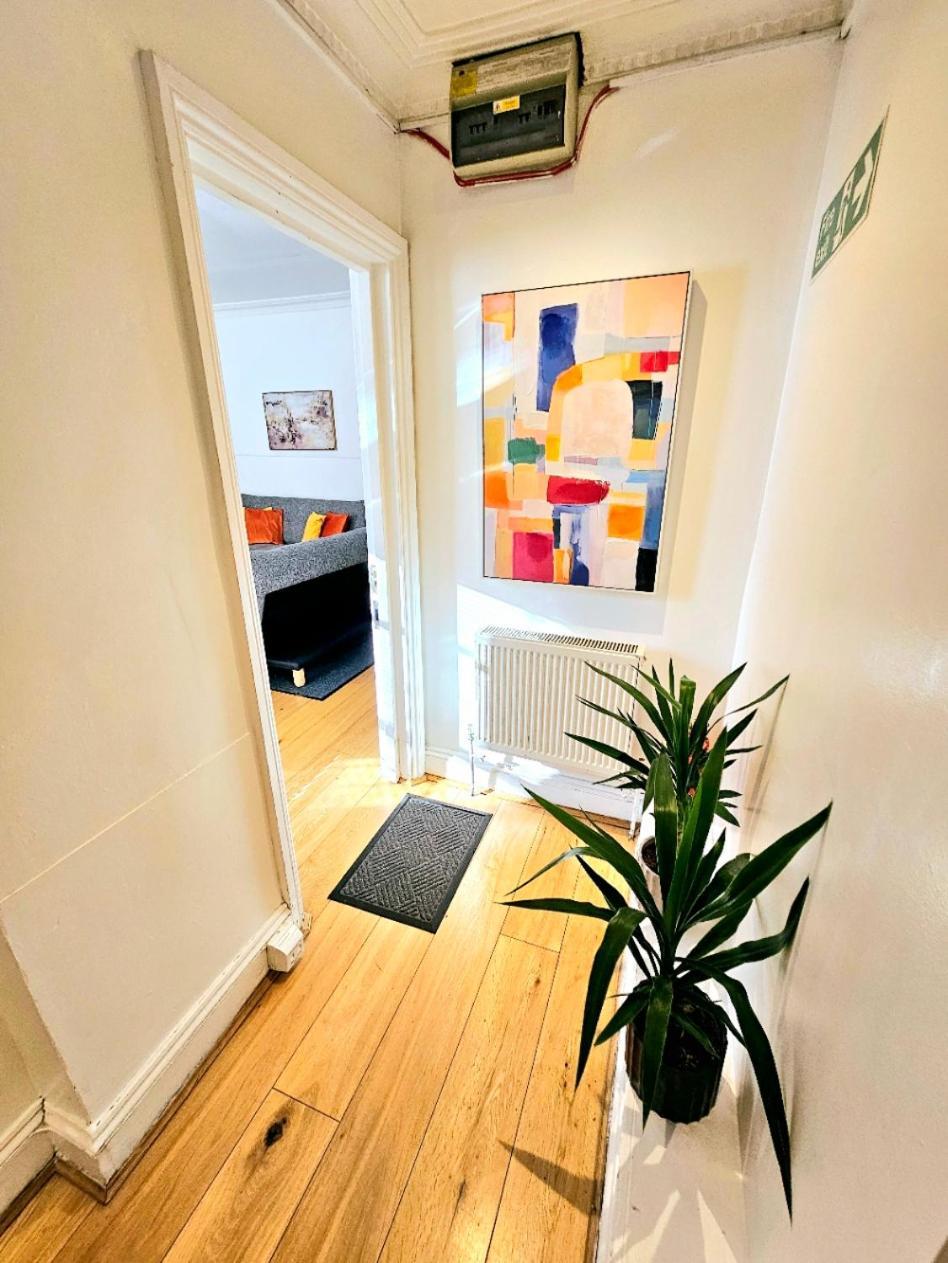 Spacious & Cosy 2 Bedroom Home Plus 2 Sofa-Beds With Private Entrance And Back Patio, 3 Min Walk To Earl'S Court Station London Eksteriør bilde