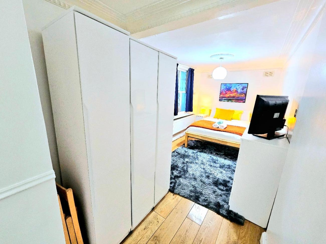 Spacious & Cosy 2 Bedroom Home Plus 2 Sofa-Beds With Private Entrance And Back Patio, 3 Min Walk To Earl'S Court Station London Eksteriør bilde