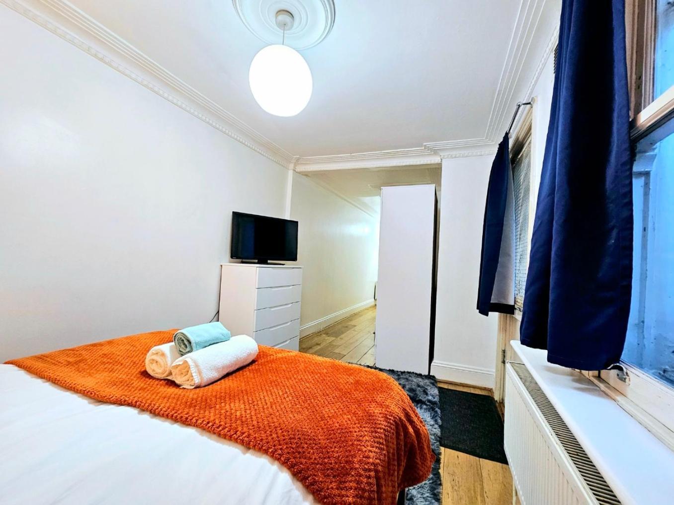 Spacious & Cosy 2 Bedroom Home Plus 2 Sofa-Beds With Private Entrance And Back Patio, 3 Min Walk To Earl'S Court Station London Eksteriør bilde