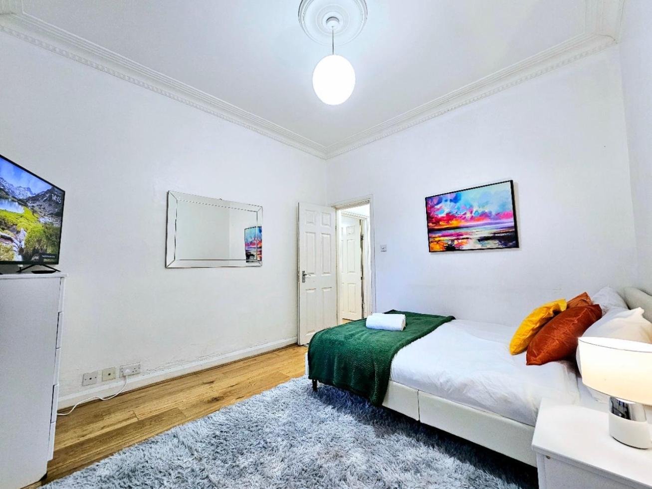 Spacious & Cosy 2 Bedroom Home Plus 2 Sofa-Beds With Private Entrance And Back Patio, 3 Min Walk To Earl'S Court Station London Eksteriør bilde